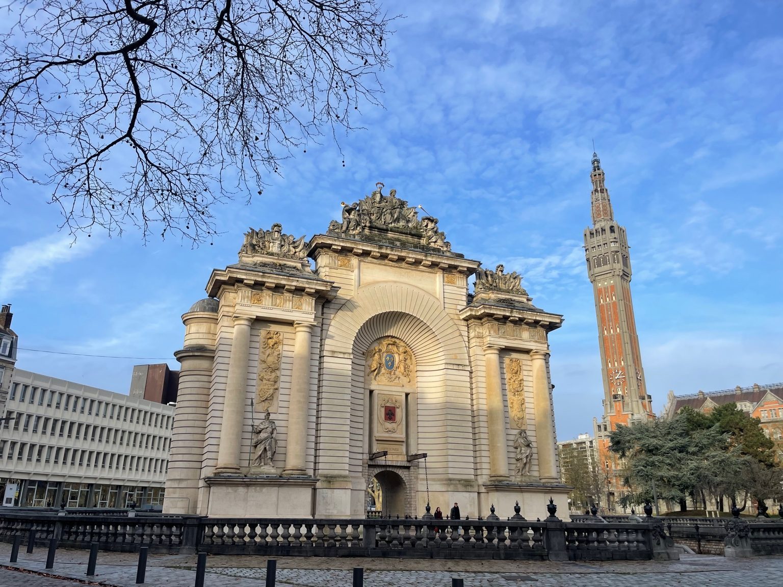 Tourisme à Lille avec chauffeur privé : Porte de Paris, Vieux-Lille, monuments